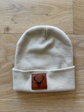 Bucked up men’s beanie cream